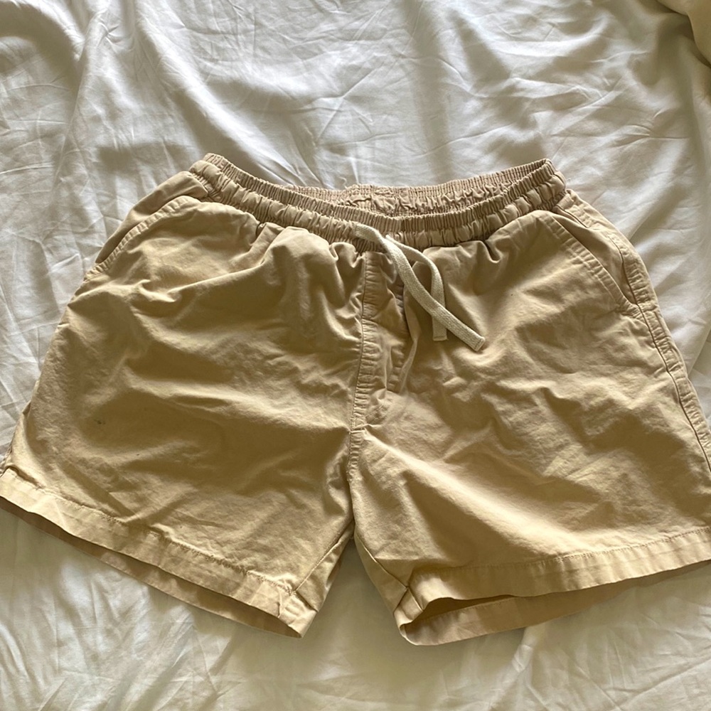 Chubbies 5.5” inseam medium shorts, elastic waist band